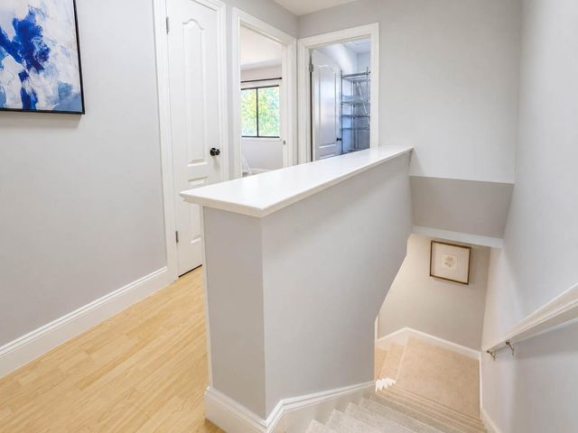27 El Camino Real 1, Burlingame, CA 94010