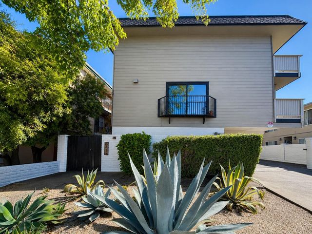 27 El Camino Real 1, Burlingame, CA 94010