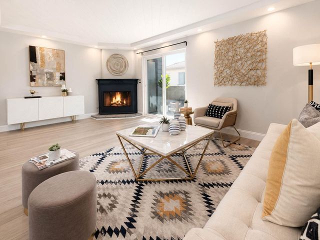 27 El Camino Real 1, Burlingame, CA 94010