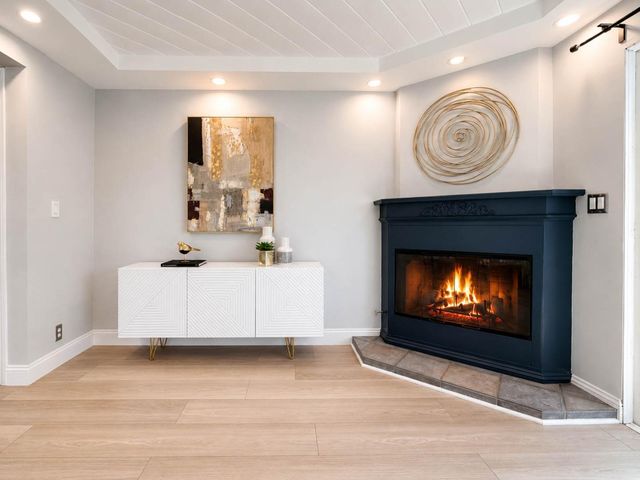 27 El Camino Real 1, Burlingame, CA 94010