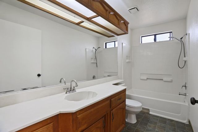 823 Domingo Ct, Turlock, CA 95380