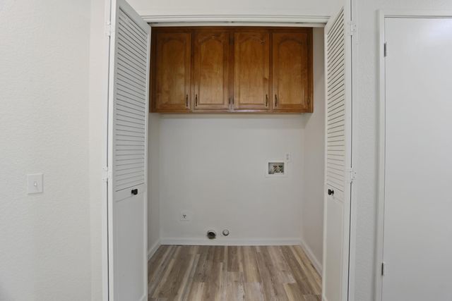 823 Domingo Ct, Turlock, CA 95380