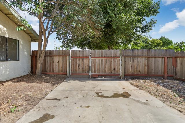823 Domingo Ct, Turlock, CA 95380