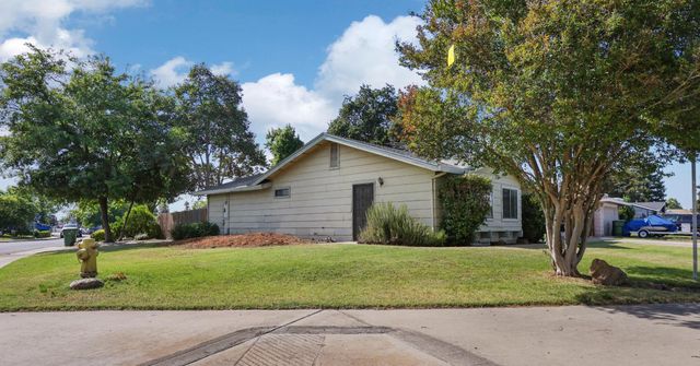 823 Domingo Ct, Turlock, CA 95380