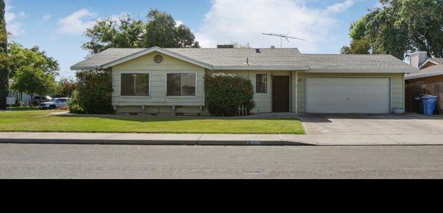 823 Domingo Ct, Turlock, CA 95380