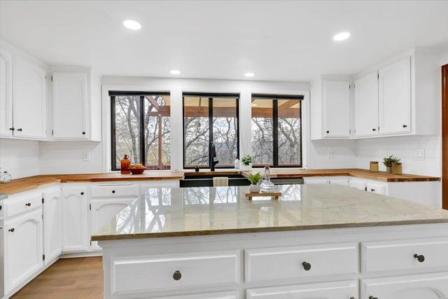 12126 Waxwing Ct, Penn Valley, CA 95946