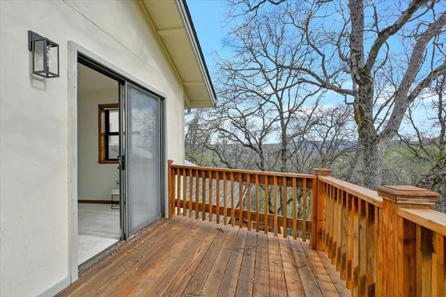 12126 Waxwing Ct, Penn Valley, CA 95946