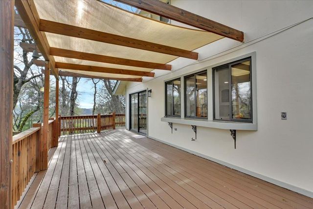 12126 Waxwing Ct, Penn Valley, CA 95946