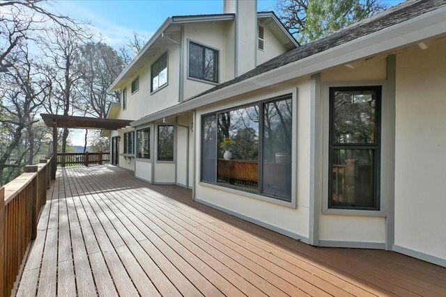 12126 Waxwing Ct, Penn Valley, CA 95946