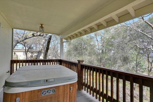 12126 Waxwing Ct, Penn Valley, CA 95946