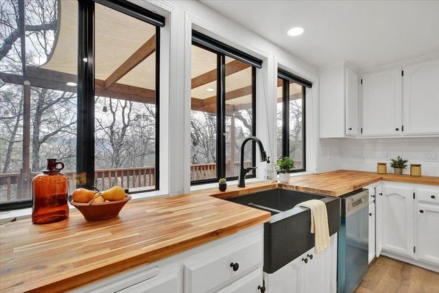 12126 Waxwing Ct, Penn Valley, CA 95946