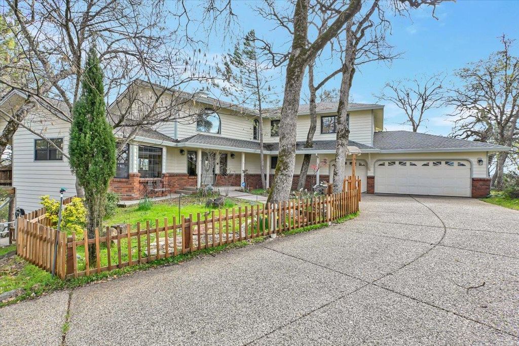 12126 Waxwing Ct, Penn Valley, CA 95946