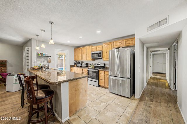 2914 W REDFIELD Road, Phoenix, AZ 85053