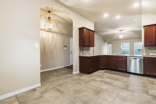 1951 Jamie Ln, New Braunfels, TX 78130