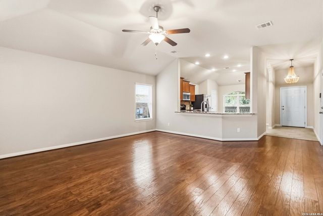 1951 Jamie Ln, New Braunfels, TX 78130