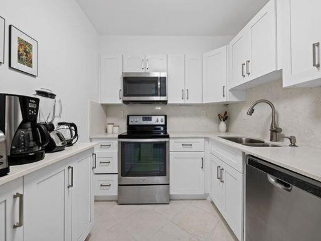 3221 S Ocean Boulevard 405, Highland Beach, FL 33487