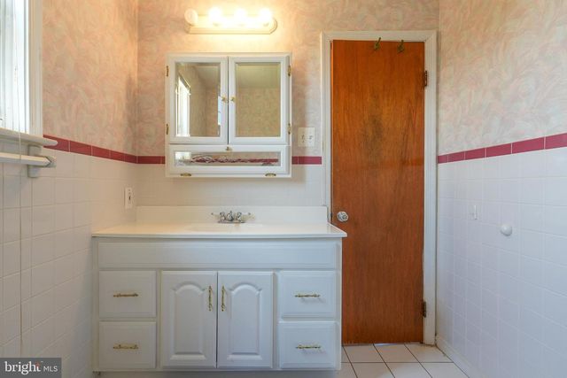 105 GRANDVIEW RD, Springfield, PA 19064