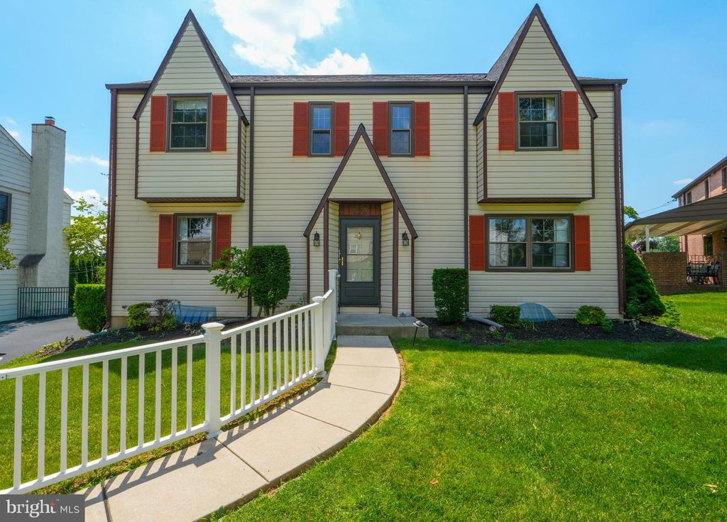 105 GRANDVIEW RD, Springfield, PA 19064
