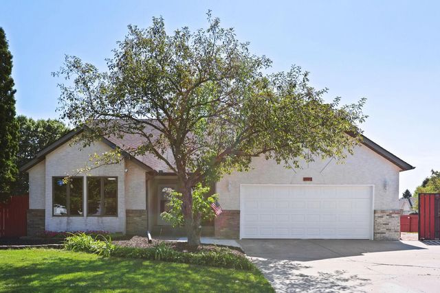 3597 Gershwin Court N, Oakdale, MN 55128