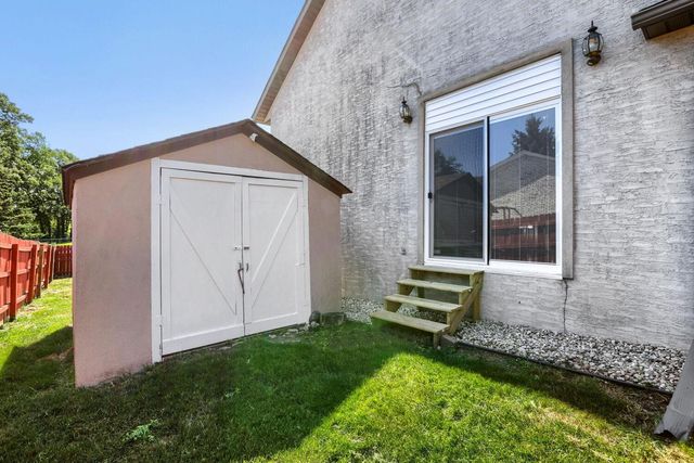 3597 Gershwin Court N, Oakdale, MN 55128