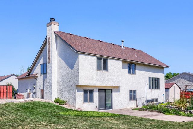 3597 Gershwin Court N, Oakdale, MN 55128