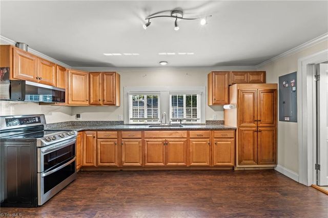 1004 Nathan Hunt Drive, High Point, NC 27260
