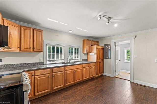1004 Nathan Hunt Drive, High Point, NC 27260