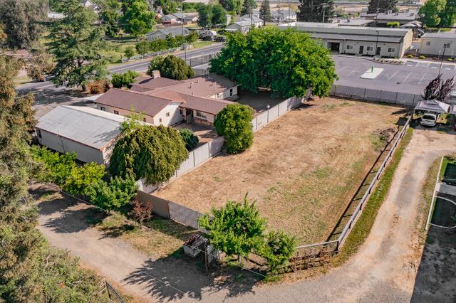 13230 4th St, Hickman, CA 95323