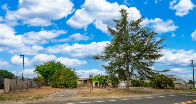 13230 4th St, Hickman, CA 95323