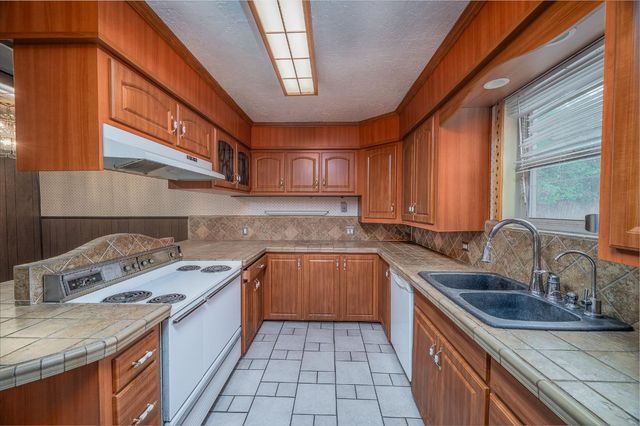 13230 4th St, Hickman, CA 95323