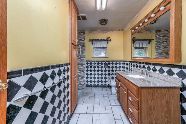 13230 4th St, Hickman, CA 95323