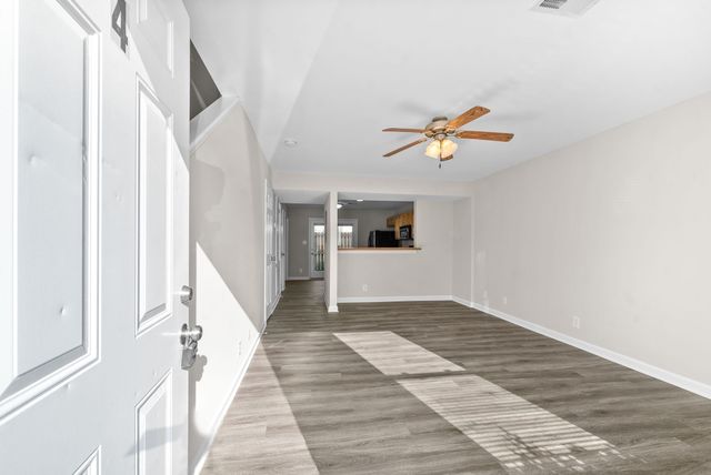 125 Coyote Ct Apt 4, Clarksville, TN 37043