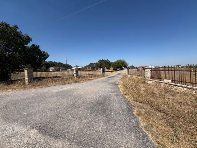 10817 County Road 272, Bertram, TX 78605