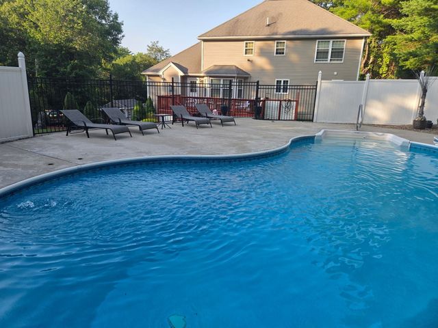 23 Bailey Lane, Georgetown, MA 01833