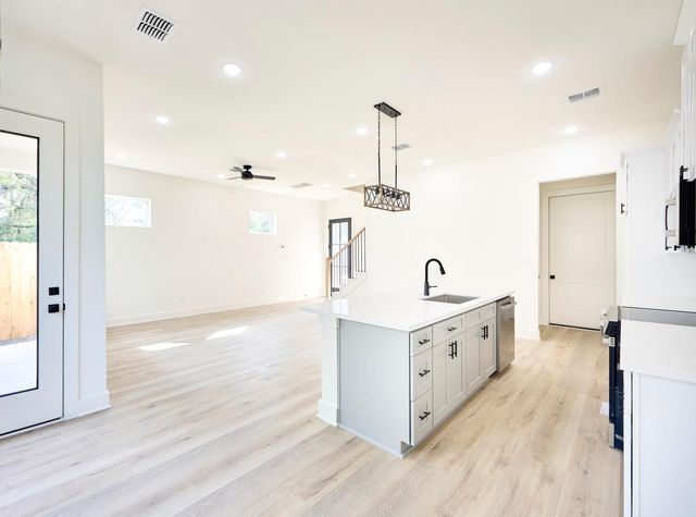 1904 Davonley Way, Houston, TX 77080