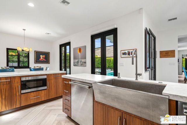 1411 E Buena Vista Drive, Palm Springs, CA 92262