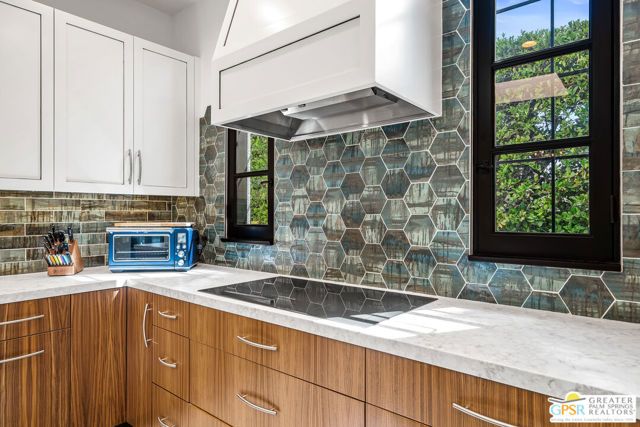 1411 E Buena Vista Drive, Palm Springs, CA 92262