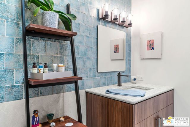 1411 E Buena Vista Drive, Palm Springs, CA 92262