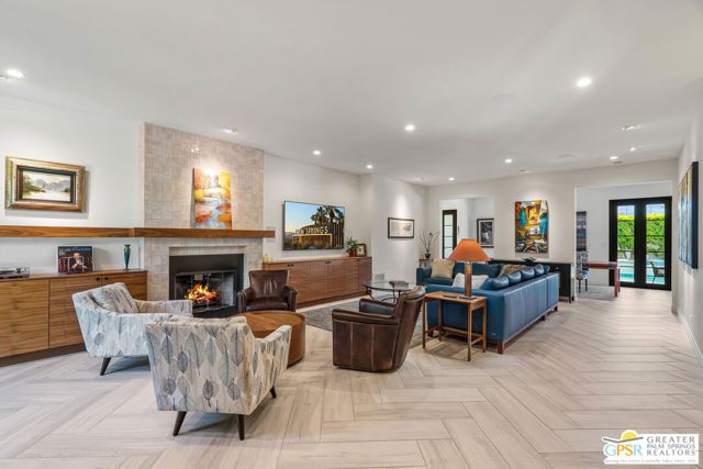 1411 E Buena Vista Drive, Palm Springs, CA 92262