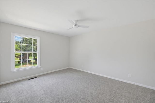 1 Fountain Manor Drive B, Greensboro, NC 27405