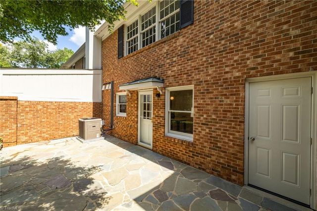 1 Fountain Manor Drive B, Greensboro, NC 27405