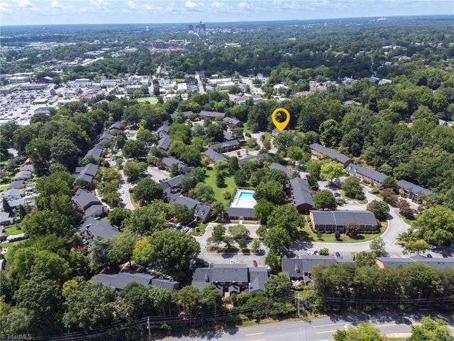 1 Fountain Manor Drive B, Greensboro, NC 27405