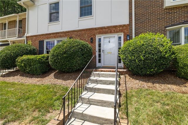 1 Fountain Manor Drive B, Greensboro, NC 27405
