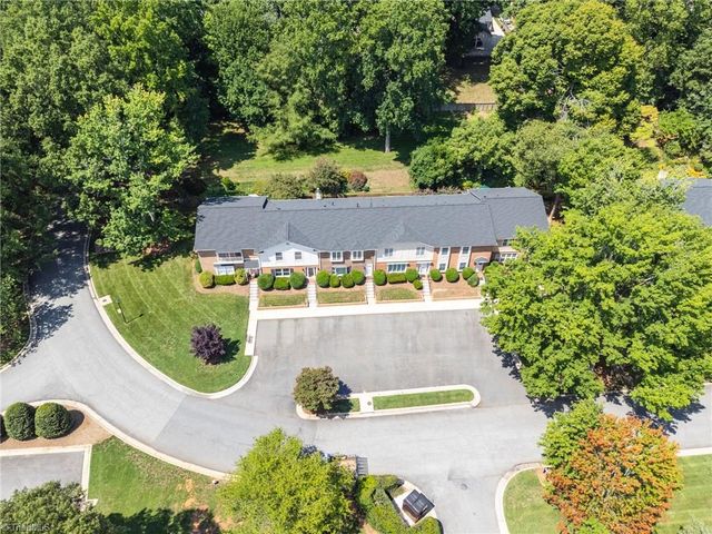 1 Fountain Manor Drive B, Greensboro, NC 27405