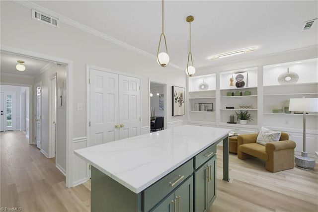 1 Fountain Manor Drive B, Greensboro, NC 27405