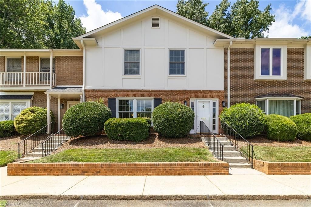 1 Fountain Manor Drive B, Greensboro, NC 27405