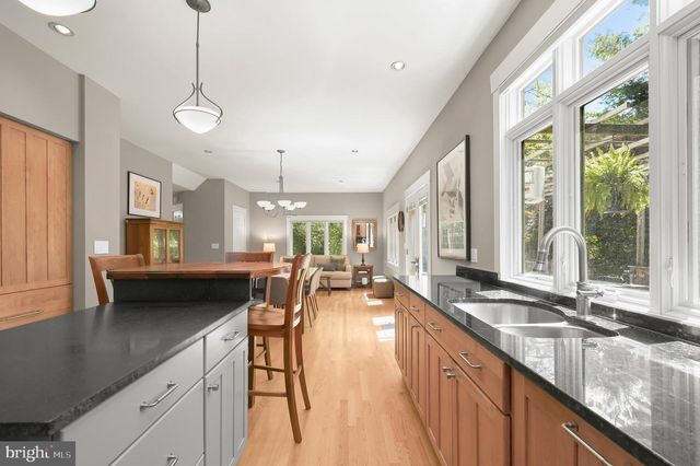 130 GRANT AVE, Takoma Park, MD 20912