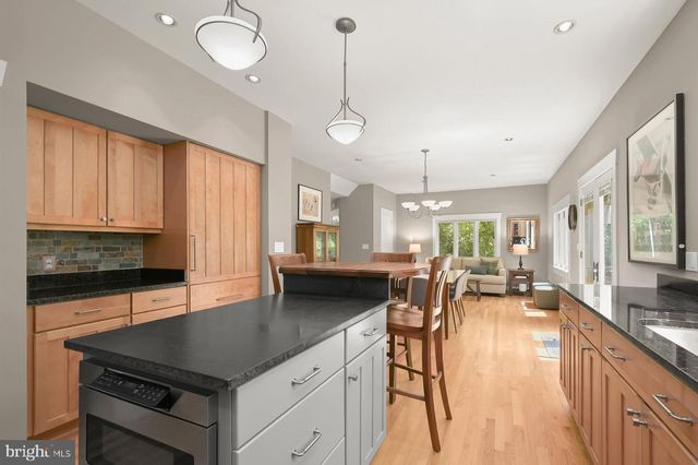 130 GRANT AVE, Takoma Park, MD 20912