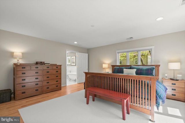 130 GRANT AVE, Takoma Park, MD 20912
