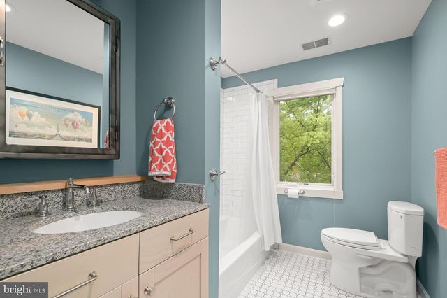 130 GRANT AVE, Takoma Park, MD 20912